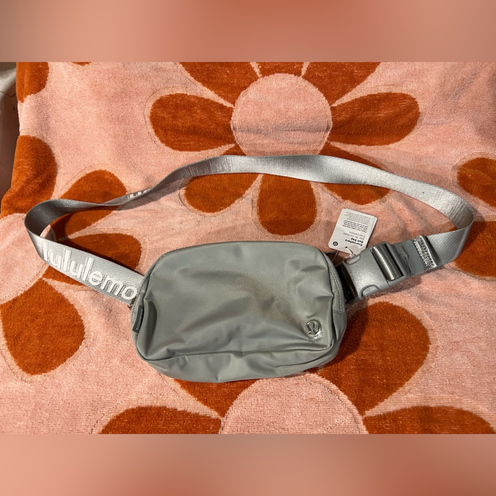 Lululemon bag